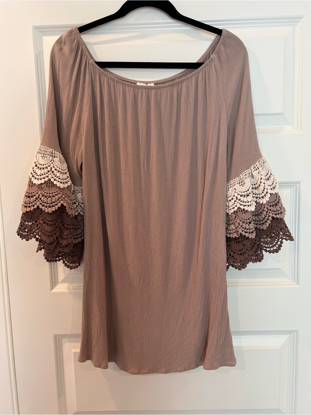 Umgee Taupe Crochet Lace Bell Sleeve Boho Tunic Blouse Top M - Picture 5 of 9